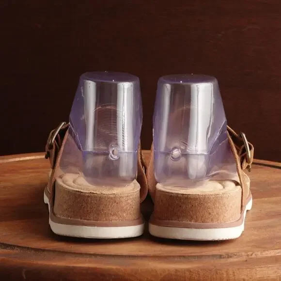 Clarks Brown Leather Sandals with Moccasin Stitching - Picture 6 of 15